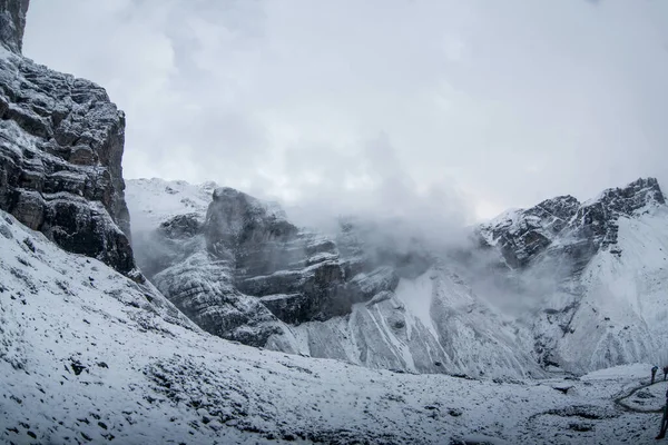 Thorong la Pass 'taki kar dağı sahnesi, Annapurna Koruma Alanı, Nepal