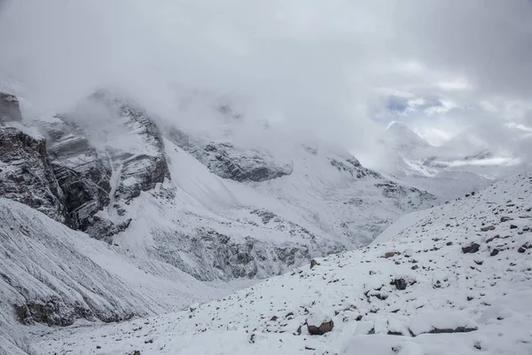 Thorong La Pass yolu, Nepal