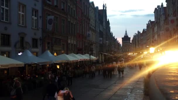Gdansk Polen Augustus 2017 Nachts Lopen Mensen Zonsondergang Long Lane — Stockvideo