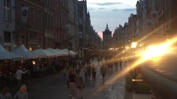 Gdansk Polen Augustus 2017 Nachts Lopen Mensen Zonsondergang Long Lane — Stockvideo