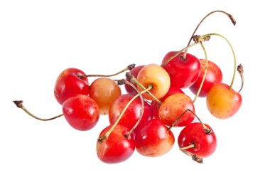 Taze yaz sarısı, kırmızı kirazlı izole edilmiş.