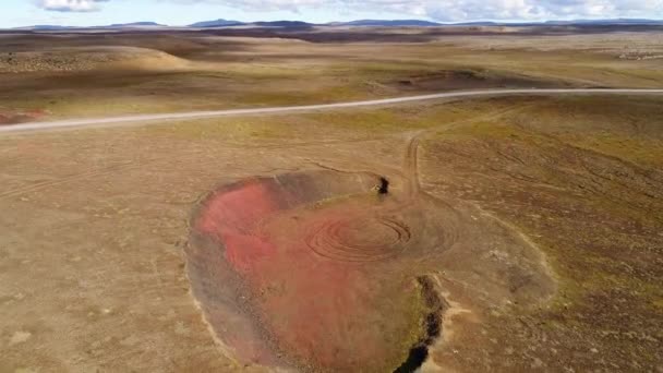 Landscaper Red Earth Iceland Volcanic — Stock Video