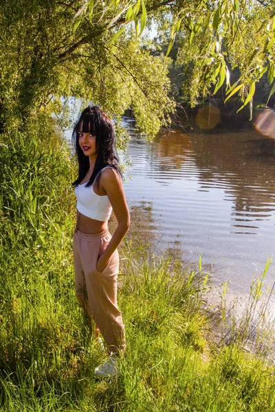 Beautiful Young Woman Lake Sunrise Time — Stock Photo, Image