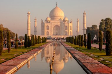 turistler yakındaki taj mahal