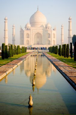 turistler yakındaki taj mahal