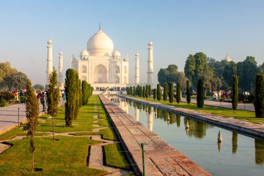 turistler yakındaki taj mahal