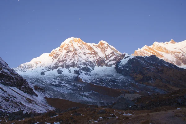 Annapurna Güney peak günbatımı — Stok fotoğraf
