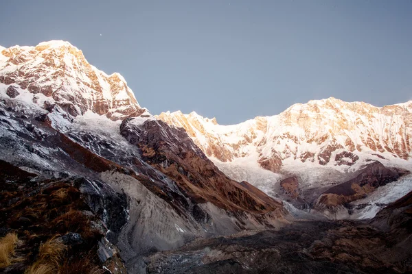 Annapurna South peak sunset — Stock Photo, Image