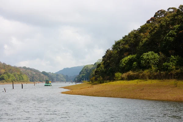 Lake in Periyar Nationaal Park — Stockfoto