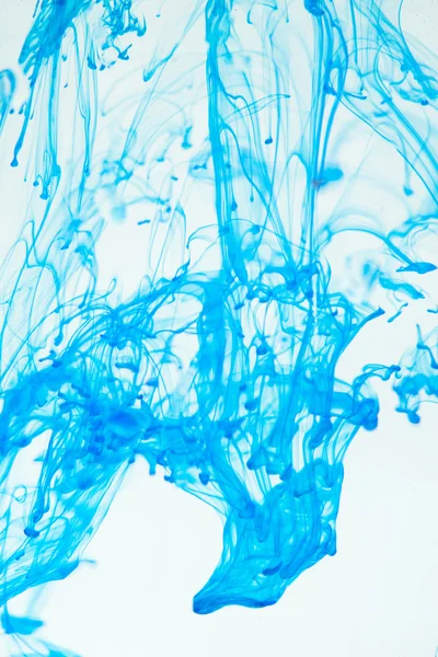 Lichid albastru în apă — Fotografie, imagine de stoc