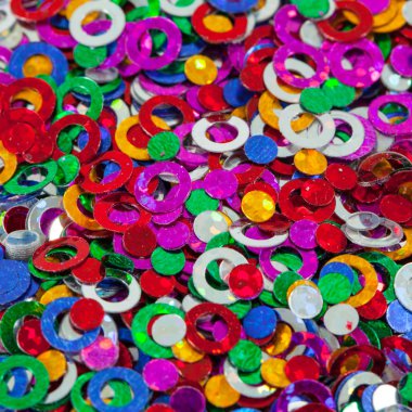 Gökkuşağı renkli konfeti