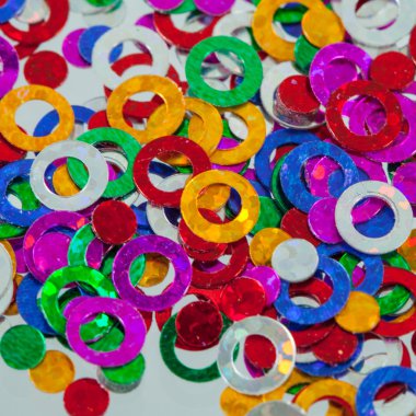 Gökkuşağı renkli konfeti