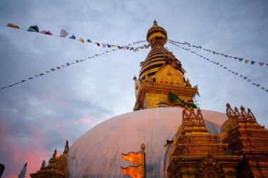 Swayambhunath görünümünü geceleri