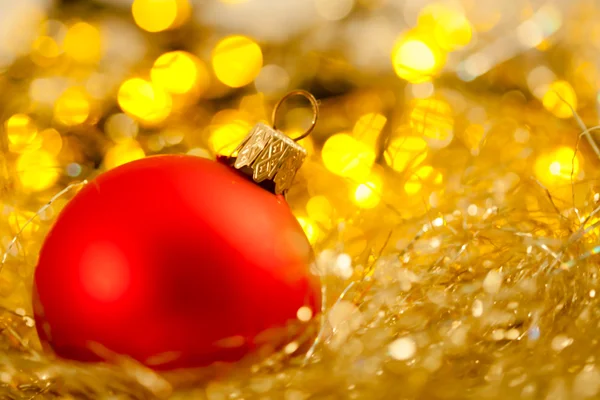 Bola de Natal vermelho — Fotografia de Stock