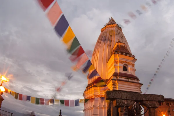 Blick auf swayambhunath bei Nacht — Stockfoto