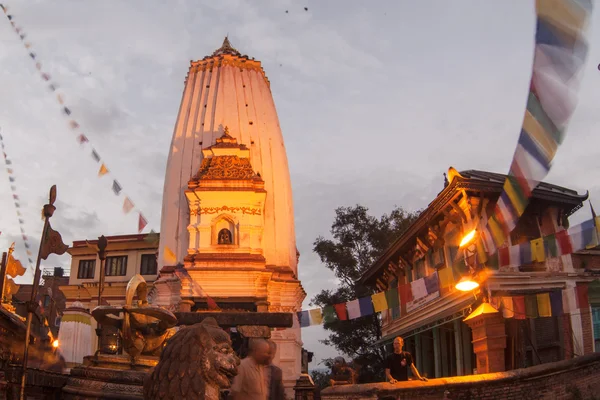 Utsikt över Swayambhunath på natten — Stockfoto