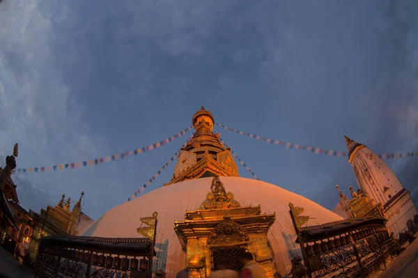 Vista de Swayambhunath à noite — Fotografia de Stock
