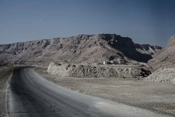 Silnice v písku Hills Izraele — Stock fotografie