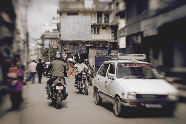 Les embouteillages et la pollution atmosphérique dans le centre de Katmandou — Photo