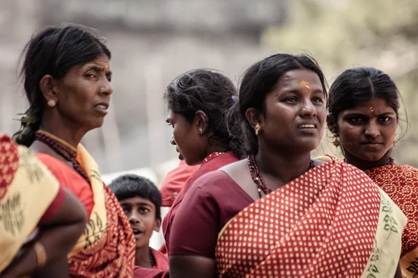 Indian tourists explore ancinet temples — Stock Photo, Image