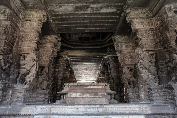 Ancient stone carvings in Varadaraja Temple — Stock Photo, Image