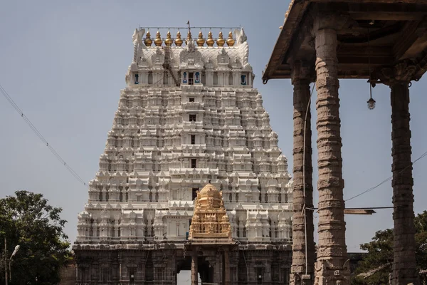 Tempio di Kamakshiamman in Kanchipuram . — Foto Stock