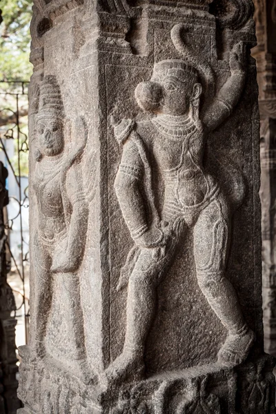 Antigas esculturas em pedra no Templo Varadaraja — Fotografia de Stock