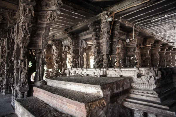 Ancient stone carvings in Varadaraja Temple — Stock Photo, Image