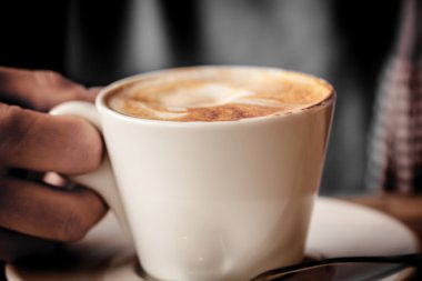  Bir fincan cappuccino kahve. 