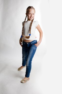 uzun sarı saçlı güzel kız