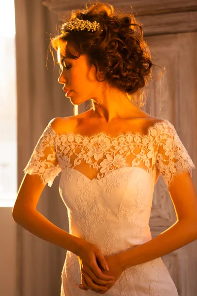 Young bride in wedding dress — Stock Photo, Image