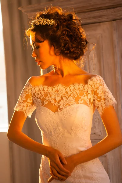 Young bride in wedding dress — Stock Photo, Image