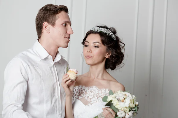 Красиві нареченої, Весільна — стокове фото