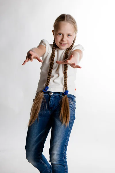 Glückliches blondes Mädchen — Stockfoto