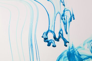 mavi ve mor sıvı su soyut formları yapma 