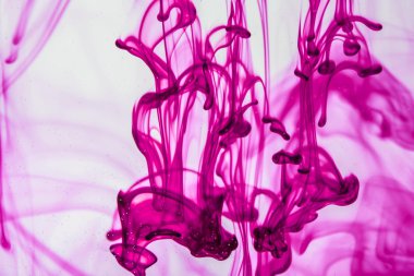 mavi ve mor sıvı su soyut formları yapma 