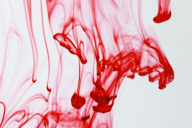 mavi ve mor sıvı su soyut formları yapma 