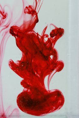 mavi ve mor sıvı su soyut formları yapma 