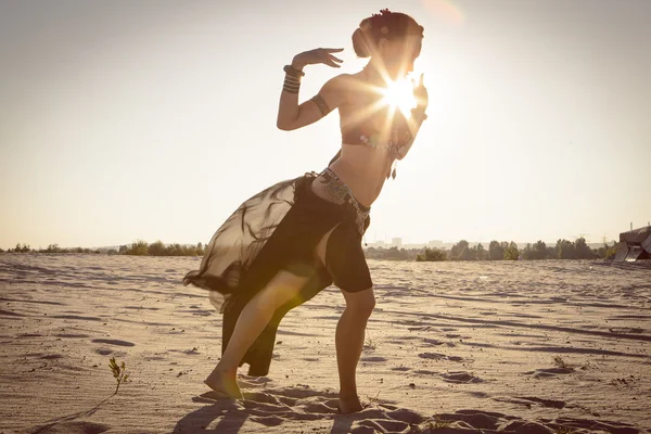 Girl dancing ethnic dances — Stock Photo, Image