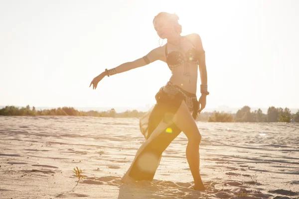 Girl dancing ethnic dances — Stock Photo, Image