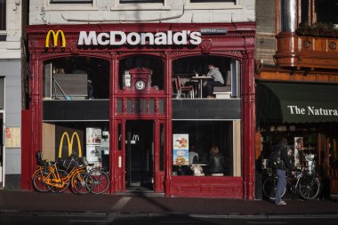 Amsterdam'da retro binada Mcdonald's