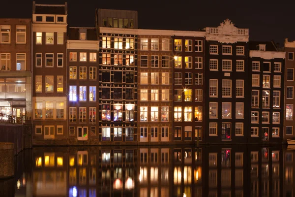 Amsterdam street bij nacht — Stockfoto