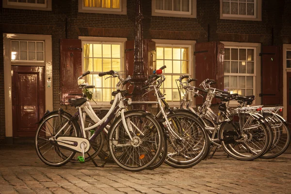 Amsterdam street bij nacht — Stockfoto