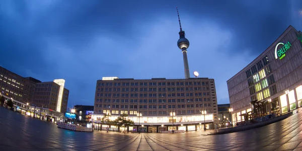 Πλατεία Alexanderplatz σούρουπο. — Φωτογραφία Αρχείου