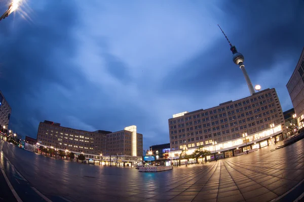 Alexanderplatz za soumraku v Berlíně, Německo — Stock fotografie