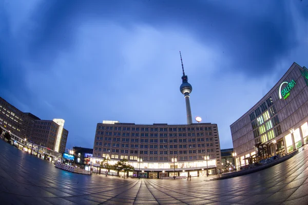 Alexanderplatz στο σούρουπο. Alexanderplatz — Φωτογραφία Αρχείου
