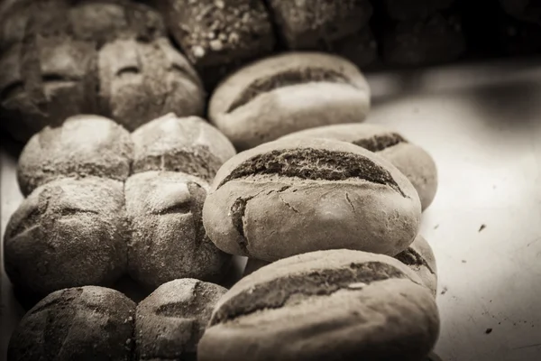 Resh pan a la venta en un puesto de mercado — Foto de Stock