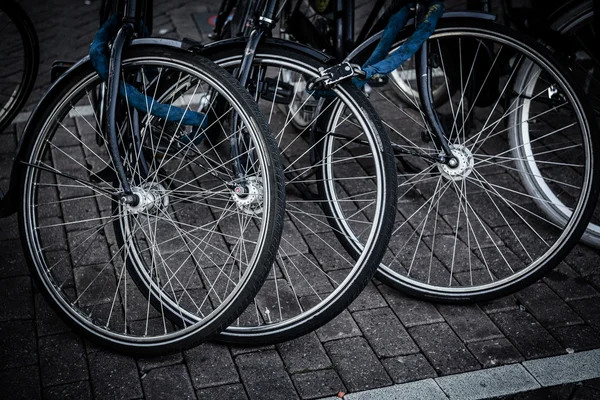 Bicicletas en Amsterdam —  Fotos de Stock