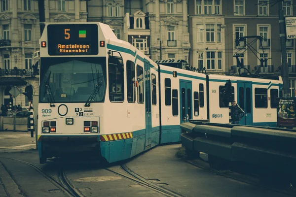 Straßenbahn in amsterdam — Stockfoto