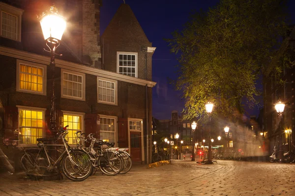 Amsterdam street bei Nacht — Stockfoto